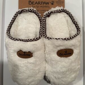 Bearpaw super soft plush house slippers / Harvey’s  medium (7/8) / NEW packaging